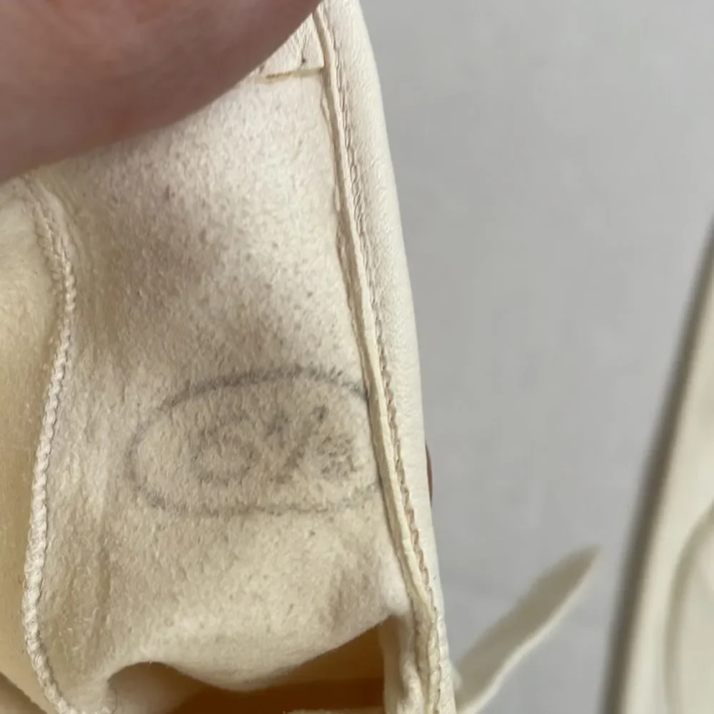 ‎Vtg Lavabile cream colored leather gloves